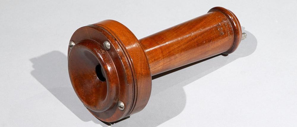 Das Bell-Telefon, das beim ersten Telefongespräch in Berlin und Deutschland benutzt wurde.