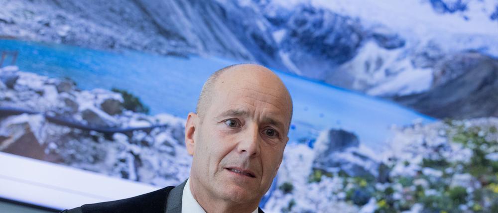 Richter Meyer vom OLG Hamm will kommende Woche verkünden, wie das Gericht im Fall der sogenannten Klimaklage eines peruanischen Landwirts und Bergführers gegen den Energiekonzern RWE entschieden hat.