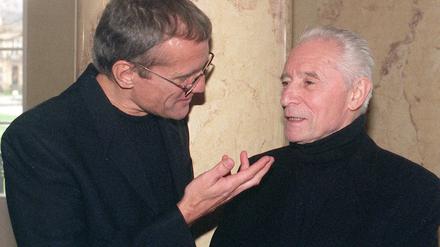 Jahrzehntelang prägte Juri Grigorowitsch (r) das weltberühmte Ballett des Moskauer Bolschoi Theaters. (Archivbild)