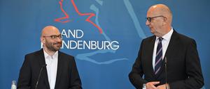 Brandenburgs neuer Innenminister René Wilke, und Ministerpräsident Dietmar Woidke.