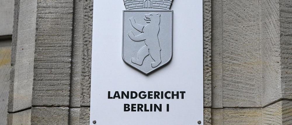 Die 76-Jährige überlebte mehrere Messerstiche nur knapp. (Symbolbild) 