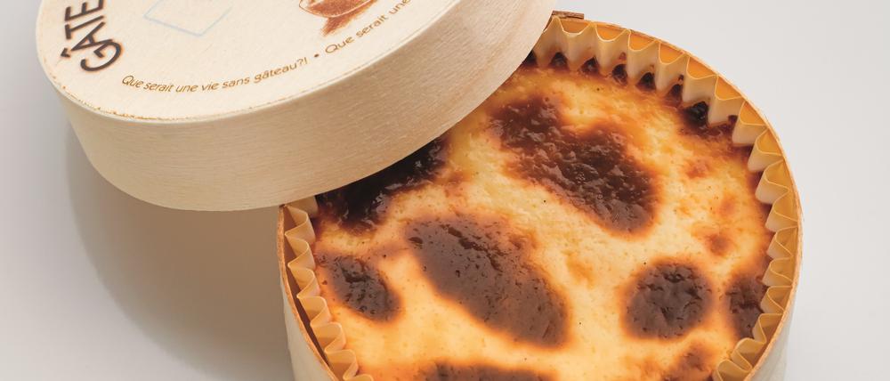 Cremige Dosis für eine Person: Baskischer Käsekuchen aus dem „Café Komine“ in Schöneberg.