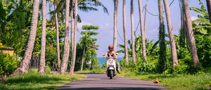 Auf Bali sorglos die schönsten Strände finden: geht mit dem Motorroller ziemlich gut.