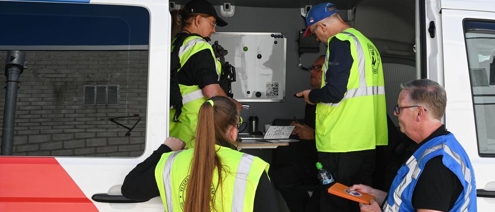 Die Polizei sucht mit einem Großaufgebot nach den Geschwistern.