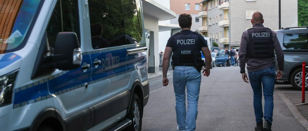 Nach dem Angriff eines Mannes auf mindestens fünf Menschen in Bielefeld gibt es einen SEK-Einsatz im Zusammenhang mit der Tat