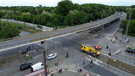 Die Brücke an der Wuhlheide im Ortsteil Oberschöneweide ist bis auf weiteres komplett gesperrt.