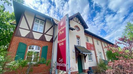Restaurant Landhausperle in Berlin Spandau Falkenseer Damm , früher Taubenstation. Schließt im Sommer 2025