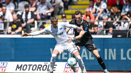 Niklas Kolbe (r) und Michael Cuisance sind in der kommenden Spielzeit Mannschaftskameraden bei Hertha BSC.