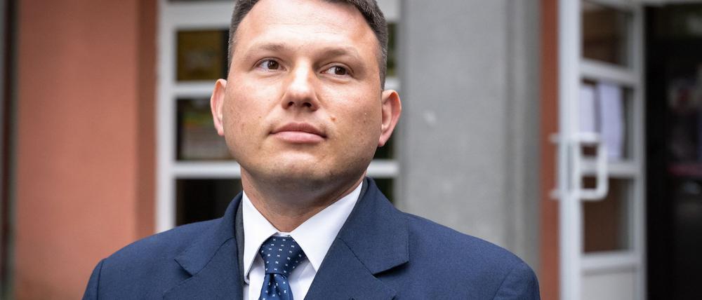 Der rechtsradikale polnische Präsidentschaftskandidat Slawomir Mentzen, der als Drittplatzierter nach der ersten Wahlrunde ausgeschieden ist, will Einfluss auf die Stichwahl nehmen. (Archivbild)
