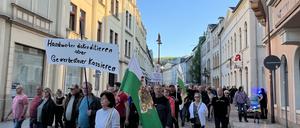 Wut-Rentner, Mittelständler, Neonazis: Eine Sebnitzer Demonstrationsszene.