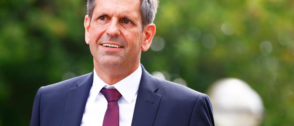 Olaf Lies übernimmt das Amt des Ministerpräsidenten vom langjährigen Regierungschef Stephan Weil.