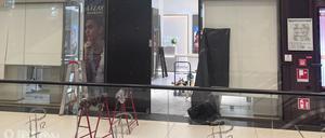 Die Geschäftsräume der türkischen Juwelierkette „Lizay“ sind menschenleer.