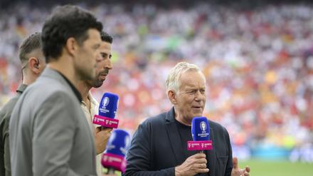 Die EM 2024 übertrug Magentasport unter anderem mit Johannes B. Kerner und Experte Michael Ballack