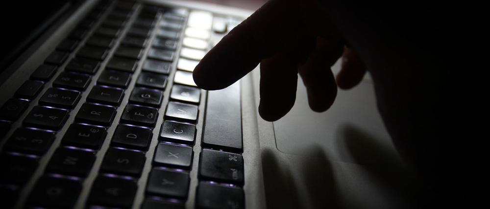 Kinder und Jugendliche sind den Gefahren im Internet oft schutzlos ausgeliefert.