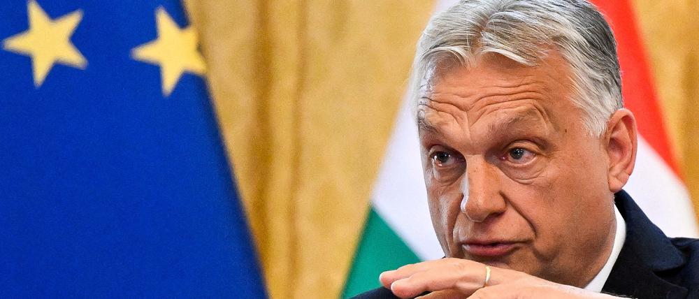Der ungarische Ministerpräsident Viktor Orbán spricht auf einer Pressekonferenz.