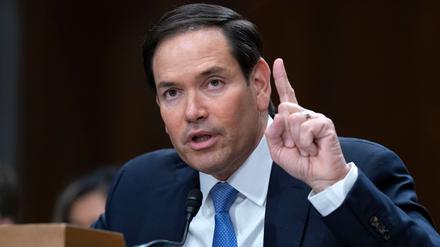 Warnt vor einem möglichen Zusammenbruch der syrischen Übergangsregierung - US-Außenminister Rubio. 
