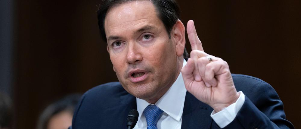 Warnt vor einem möglichen Zusammenbruch der syrischen Übergangsregierung - US-Außenminister Rubio. 