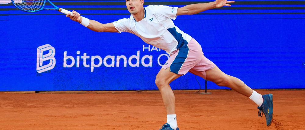 Daniel Altmaier streckte sich beim Tennis-Turnier in Hamburg vergebens.
