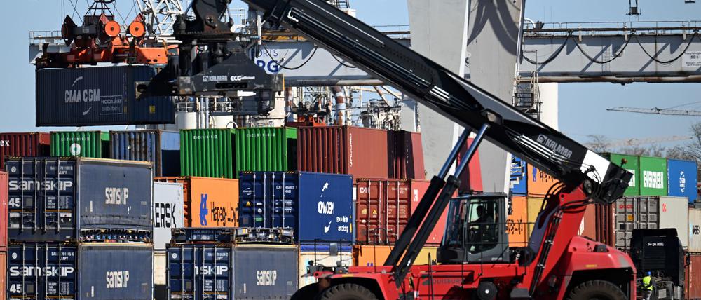 Die aktuelle Umfrage des Ifo zum Auftragsmangel in der deutschen Wirtschaft zeigt leichte Entspannung.