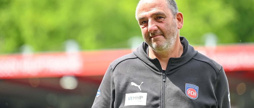 Für Heidenheims Trainer Frank Schmidt geht es in der Relegation gegen Elversberg um viel.