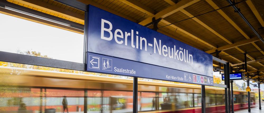 Nach dem Fund von hochexplosivem Sprengstoff am S-Bahnhof Neukölln soll ein mutmaßlicher Geldautomatensprenger vor Gericht kommen. (Symbolbild)