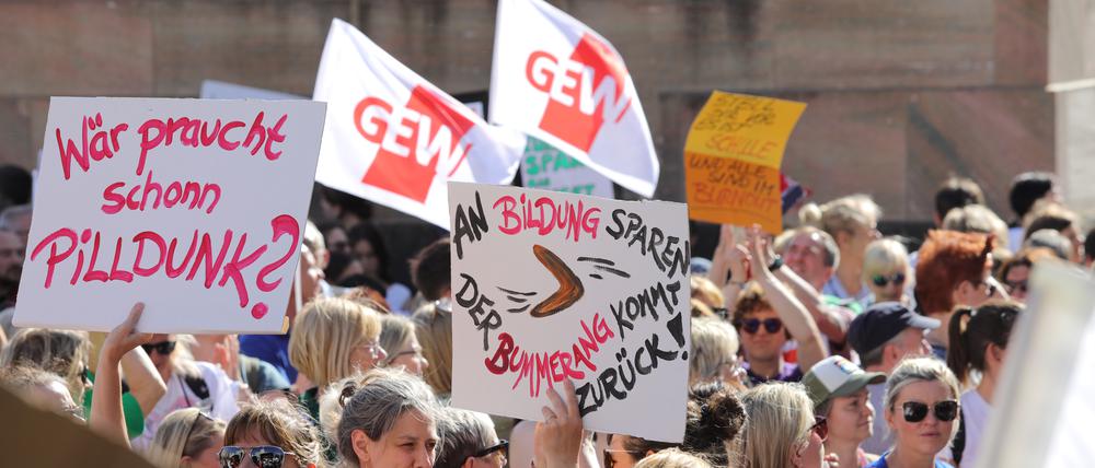 Großdemo gegen Kürzungen bei Bildung.