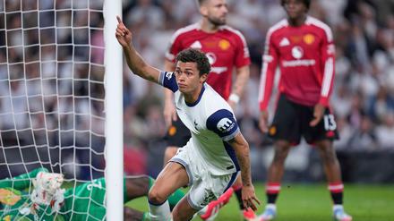 Brennan Johnson lässt die Spurs jubeln.