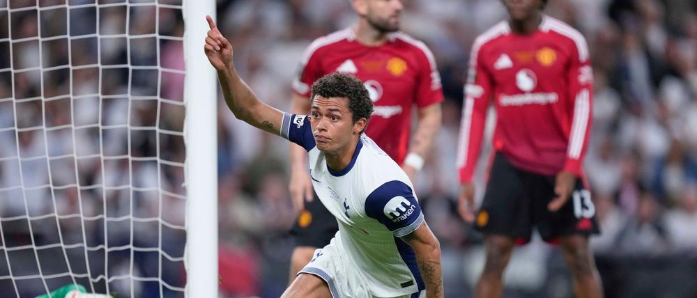 Brennan Johnson lässt die Spurs jubeln.