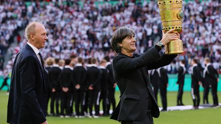 Joachim Löw war Trainer des VfB Stuttgart, als das Team 1997 zuletzt den DFB-Pokal gewann.