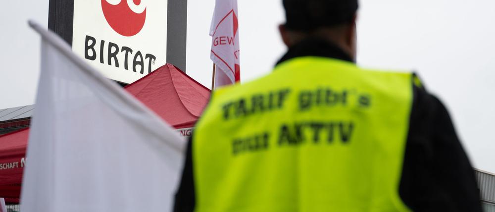 Die Gewerkschaft fordert ein Einstiegsgehalt von 3.000 Euro.