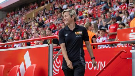 Jennifer Zietz, Geschäftsführerin beim 1. FC Union Berlin, möchte in Liga eins mindestens einen Mittelfeldplatz erreichen.