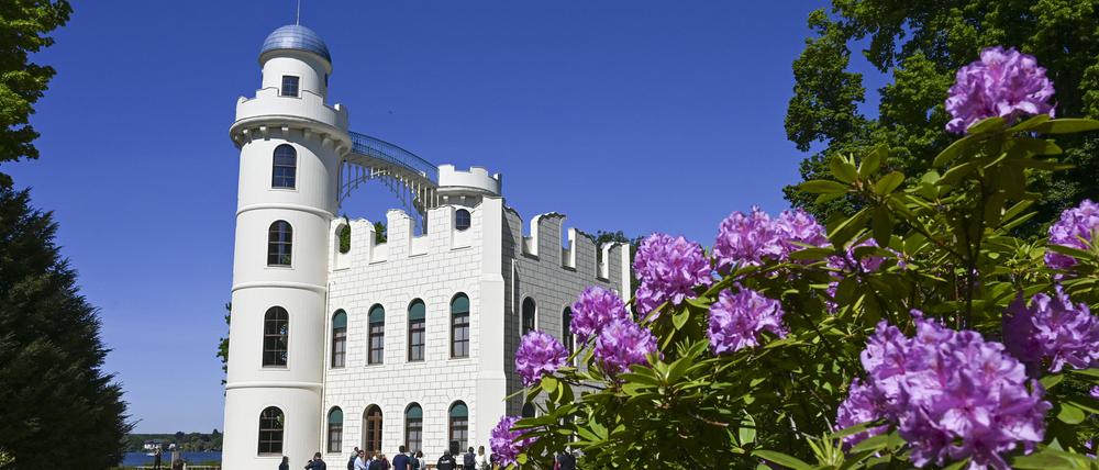Das Schloss auf der Pfaueninsel öffnet nach seiner Gesamtsanierung am 25. Mai wieder für die Besucher.