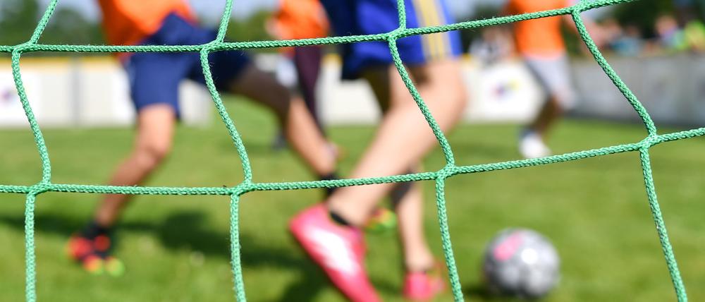 Auf rund 710.000 Mitglieder kommen die Berliner Sportvereine - viele davon sind Kinder und Jugendliche. (Archivbild)