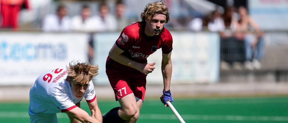 Liam Holdermann (r.) ist torgefährlichster Spieler des BHC.