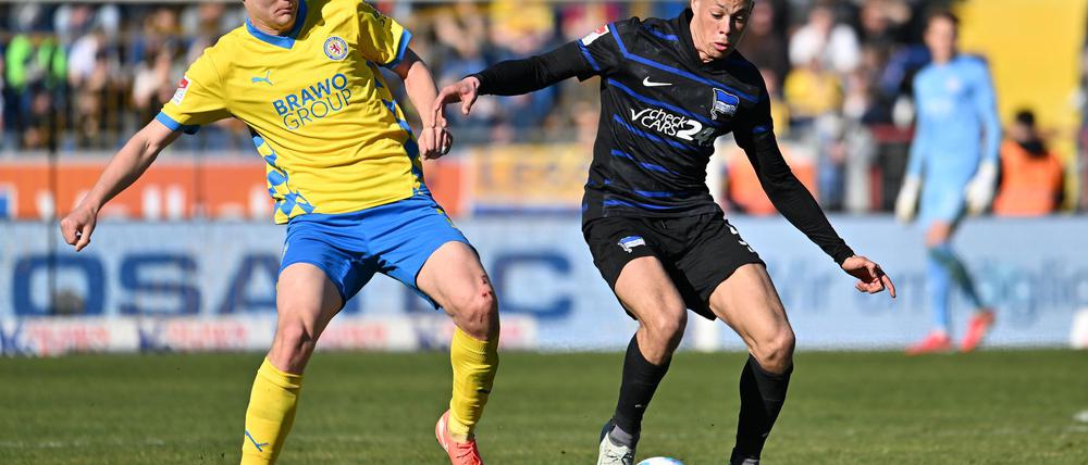 Nicht mehr Teil des Braunschweiger Kaders: Der finnische Nationalspieler Robert Ivanov (l).