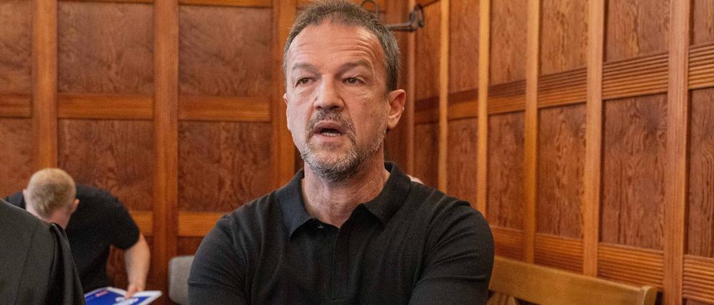 Fredi Bobic (hier vor dem Urkundenprozess am Landgericht Berlin) war bis Januar 2023 Sportchef von Hertha BSC.