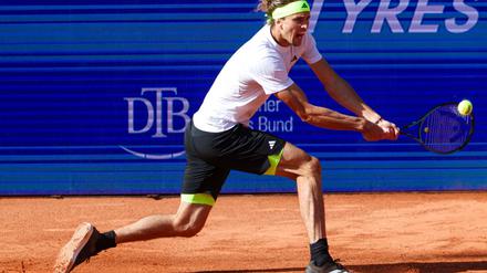 Alexander Zverev könnte in Paris bereits früh auf Novak Djokovic treffen.