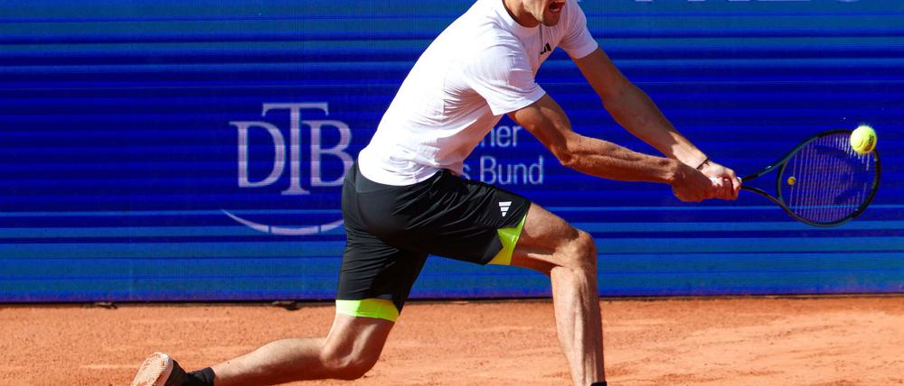 Alexander Zverev könnte in Paris bereits früh auf Novak Djokovic treffen.