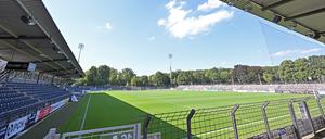 Ein Blick ins Karl-Liebknecht-Stadion bei sonnigem Wetter. 