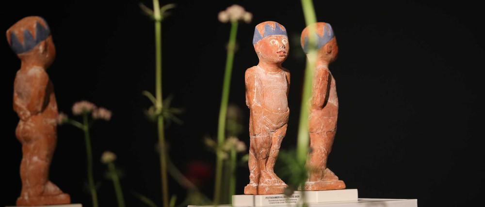 Preisverleihung Klimapreis Potsdam im Filmmuseum 2025. Die Preisträger erhalten jeweils 1000 Euro und die Statuette „Kleiner König Zukunft“.