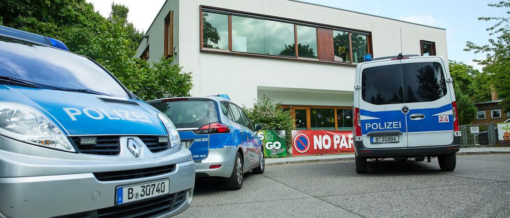 Die Polizei sucht in Berlin-Spandau nach einem 13-Jährigen.