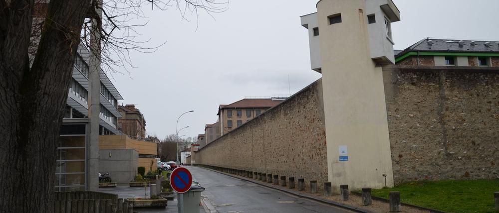 Immer wieder ist davon die Rede, dass Kriminelle in französischen Gefängnissen verbotenerweise über Mobiltelefone verfügen, mit denen sie weiter ihre Machenschaften abwickeln (Archivbild).