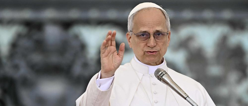 Am 8. Mai 2025 wurde Robert Francis Prevost zum Papst gewählt und nannte sich Leo XIV.