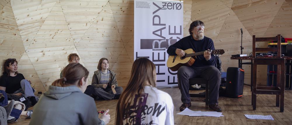 Ein Workshop der NGO Art Therapy Force mit ukrainischen Kindern.