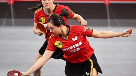 WM-Medaille verpasst: Das deutsche Tischtennis-Doppel Yuan Wan (vorn) und Sabine Winter. 