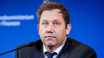 Lars Klingbeil (SPD), Bundesminister der Finanzen, bei einer Pressekonferenz in seinem Ministerium (Archivbild).