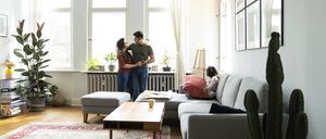 Eine eigene Wohnung in Berlin zu finden, ist nicht so leicht. Vor allem in angesagten Bezirken sind Immobilien teuer.