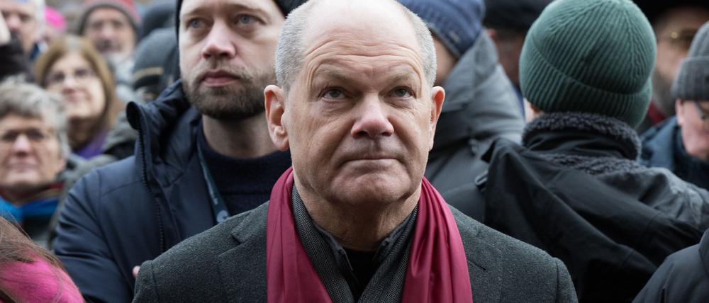 Ex-Kanzler Olaf Scholz engagiert sich im Kampf gegen Rechtsextremismus. Er ging - noch im Amt - im Januar 2024 auch bei einer Demonstration gegen Rechts in Potsdam auf die Straße. 