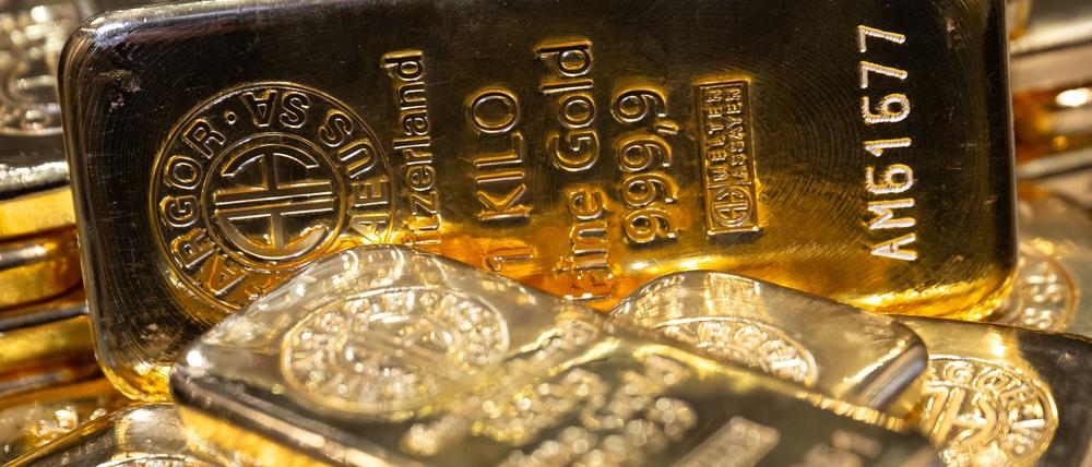 Der Goldpreis nähert sich wieder dem Rekordhoch, das Mitte April bei 3.500 Dollar erreicht worden war. (Symbolbild)
