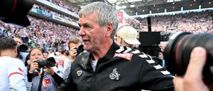 Friedhelm Funkel bleibt trotz des Aufstiegs nicht in Köln.